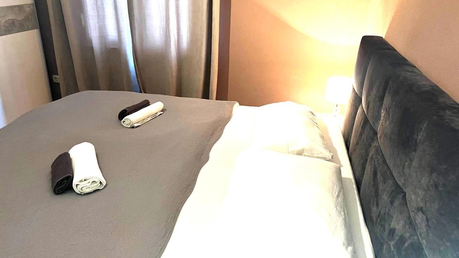 Apartman Nika Sa Jacuzzijem Задар Екстериор снимка