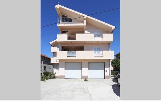 Apartman Nika Sa Jacuzzijem Задар Екстериор снимка